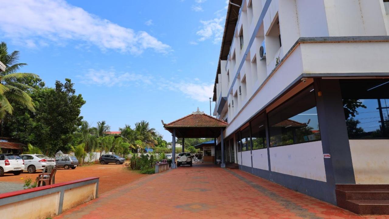 Kukuresidency Hotel Wadakkanchery ภายนอก รูปภาพ